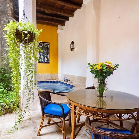4cb4-1 Old Colonial House In The Historic Center With Pool Breakfast And Wifi Cartagena